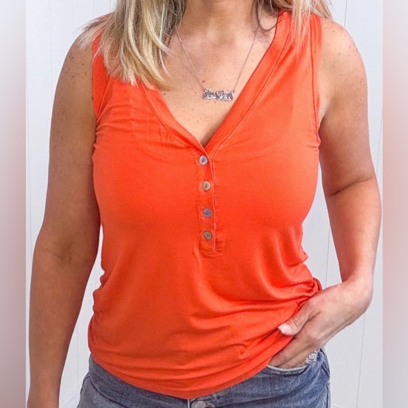 POL SUPER SOFT BUTTON V NECKLINE SLEEVELESS TANK TOP IN ORANGE SIZE XL NWOT - Picture 4 of 9